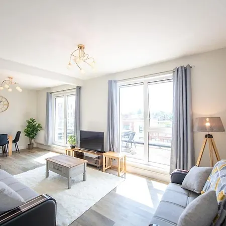 Modern 2 Bed Apartment In Crawley - Sleeps 5 Exterior photo