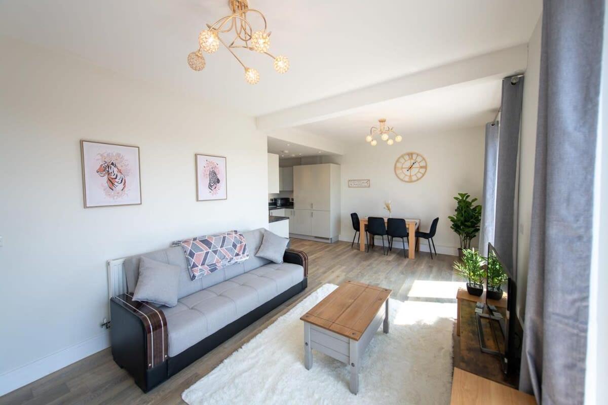 Modern 2 Bed In - Sleeps 5