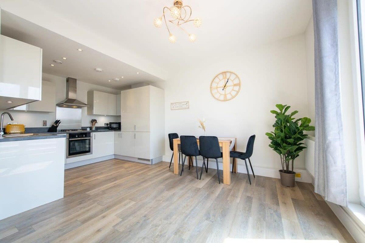 Modern 2 Bed In - Sleeps 5 Appartamento