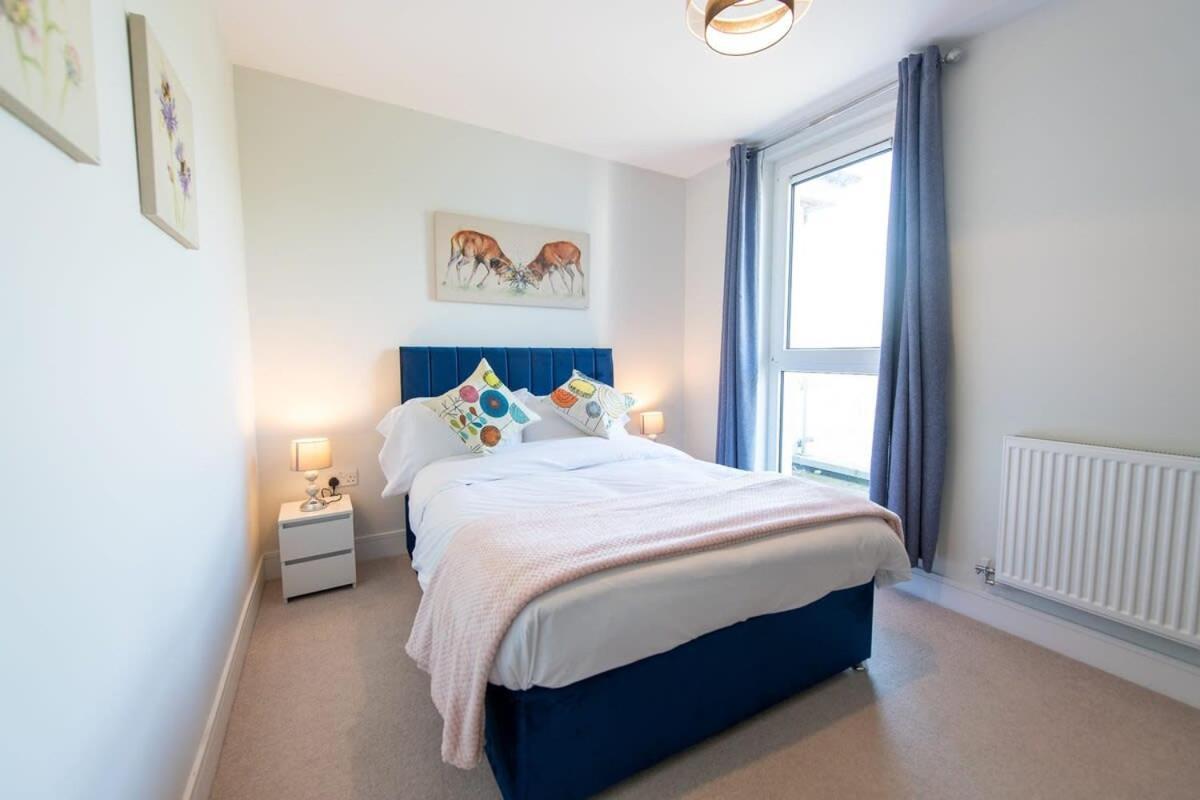 Modern 2 Bed In - Sleeps 5 Appartamento Crawley (West Sussex)