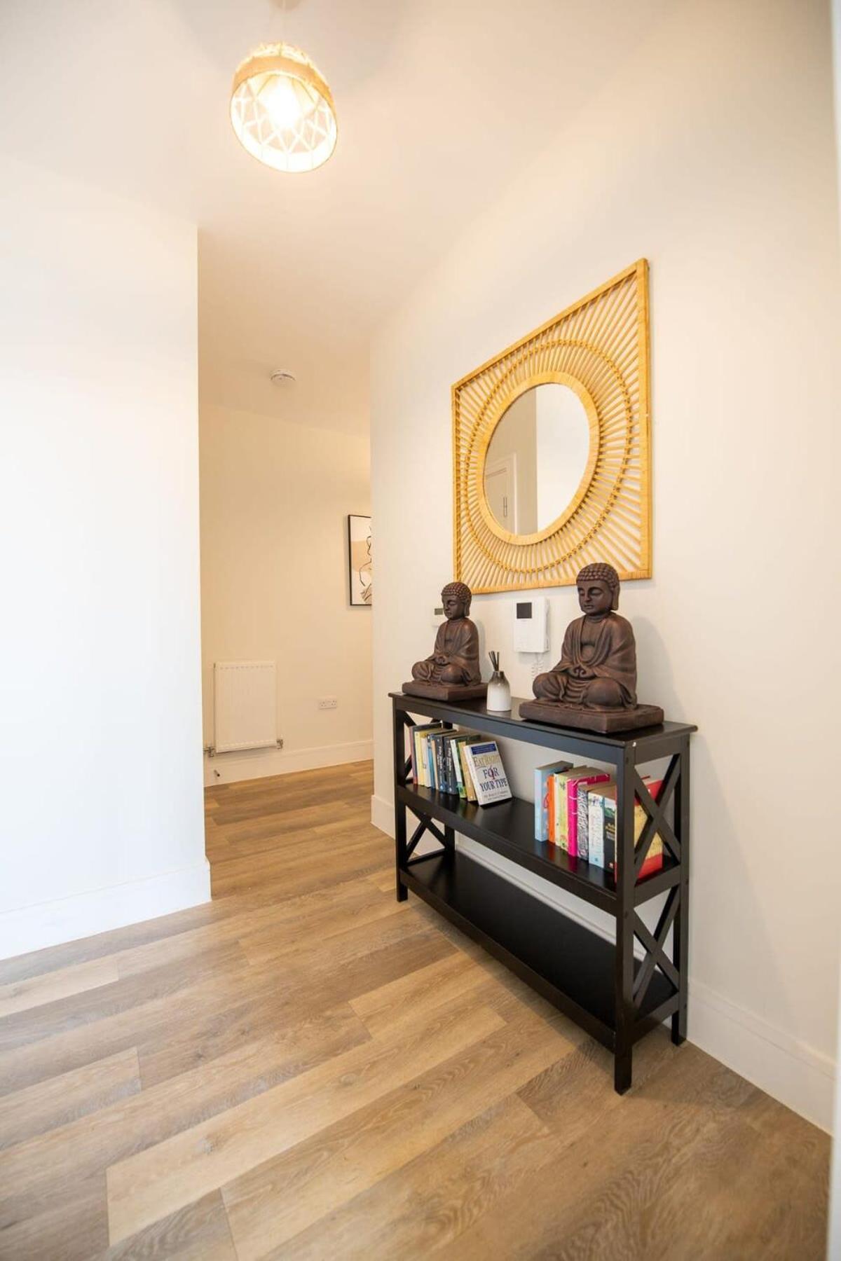 Modern 2 Bed In - Sleeps 5